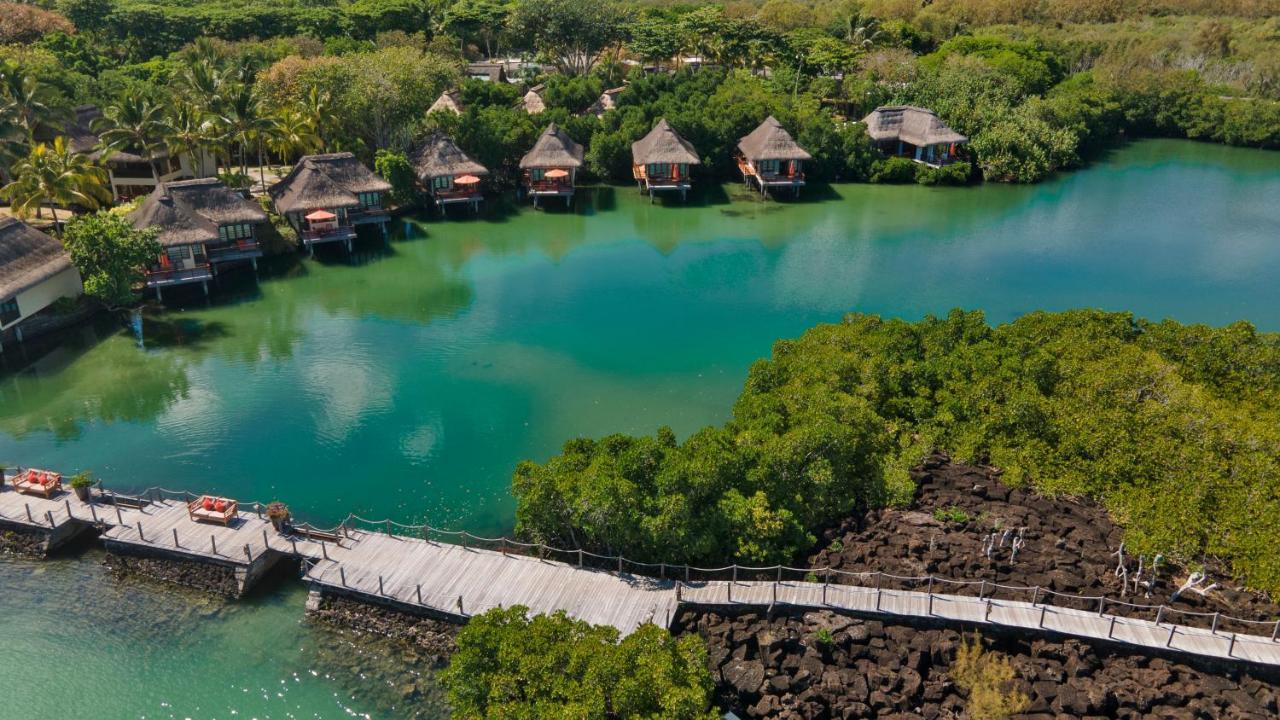 Constance Prince Maurice Poste de Flacq Exteriör bild The resort's bungalows