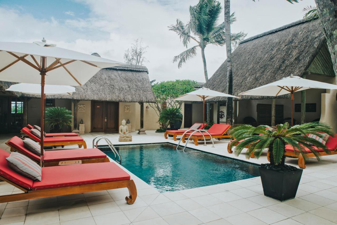 Constance Prince Maurice Poste de Flacq Exteriör bild The swimming pool at the resort