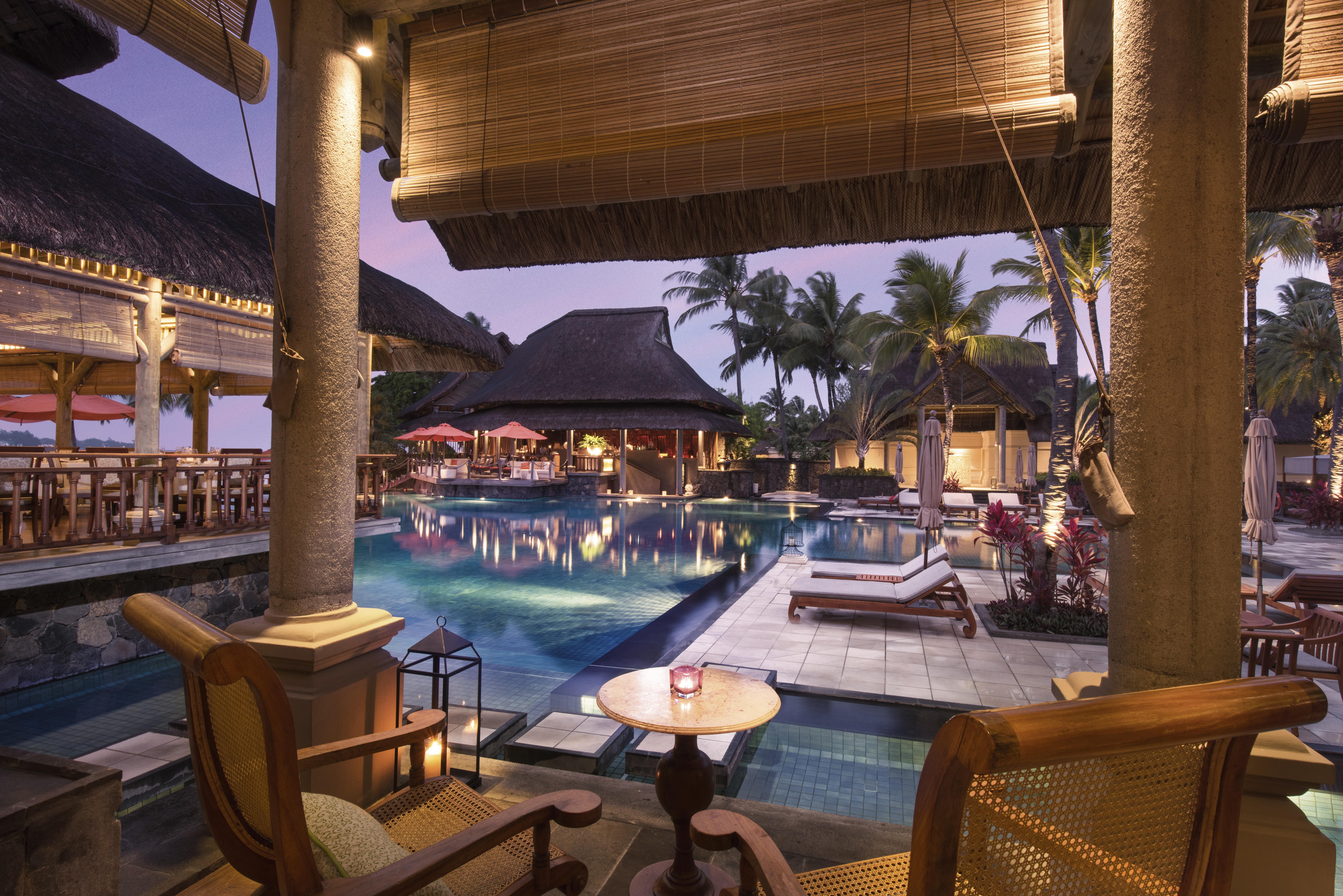 Constance Prince Maurice Poste de Flacq Exteriör bild The pool at the resort