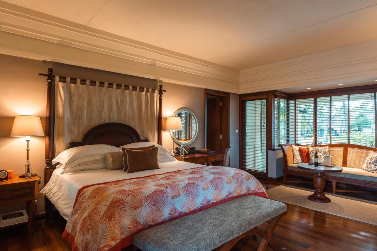 Constance Prince Maurice Poste de Flacq Exteriör bild A bedroom at the Taj Bengal