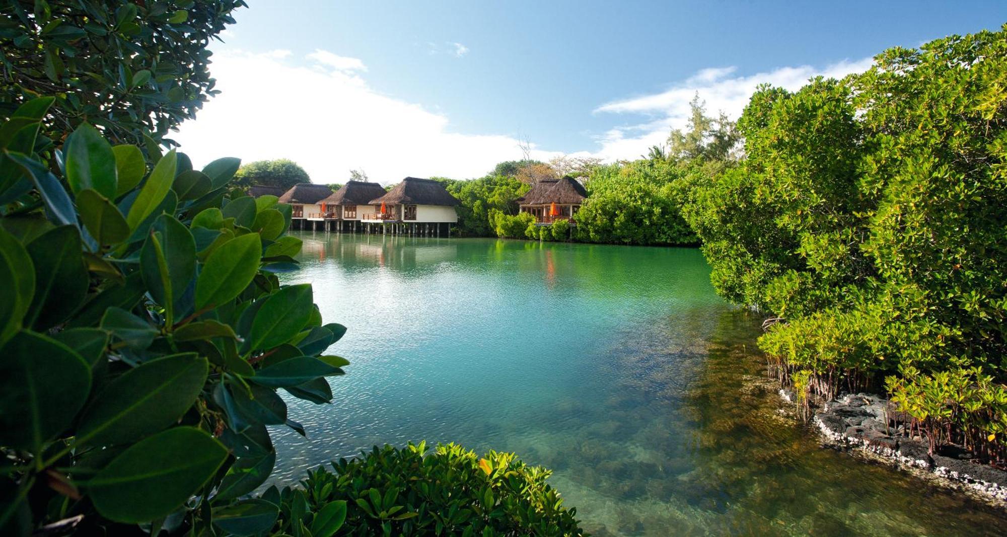 Constance Prince Maurice Poste de Flacq Exteriör bild The lagoon at the resort