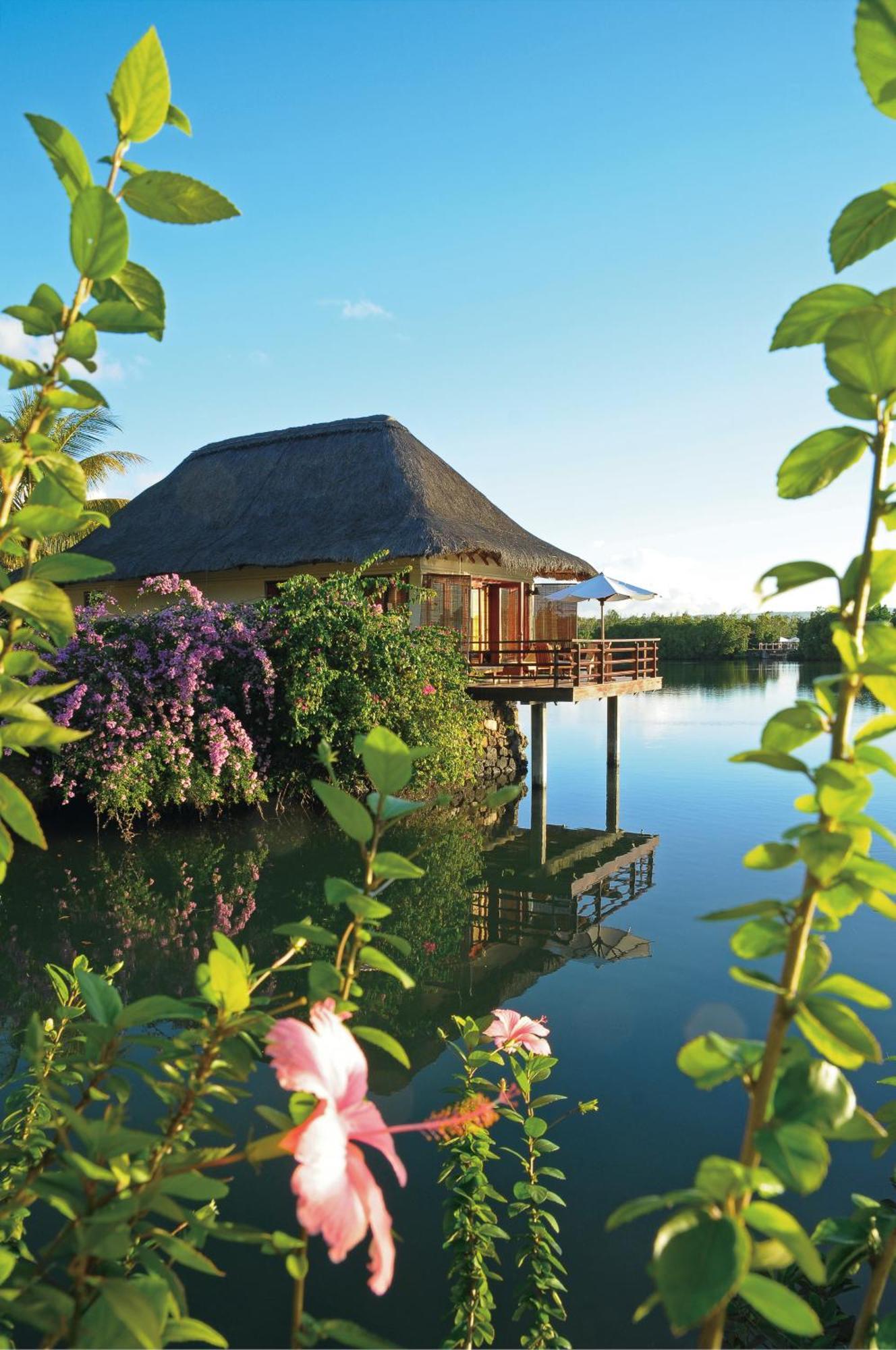 Constance Prince Maurice Poste de Flacq Exteriör bild The resort's lake villas